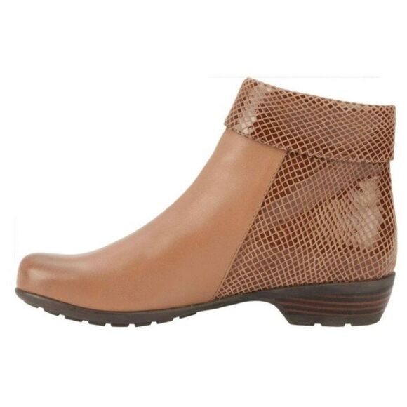 Walking Cradles Womens Emmy Warm Taupe Nappa Patent Snake Print Bootie 9 W - Picture 3 of 6